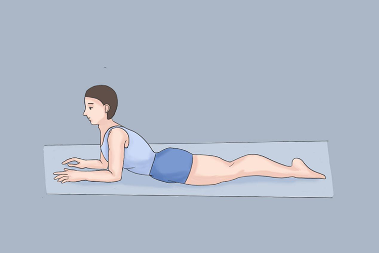 伸展俯卧位体疗法图