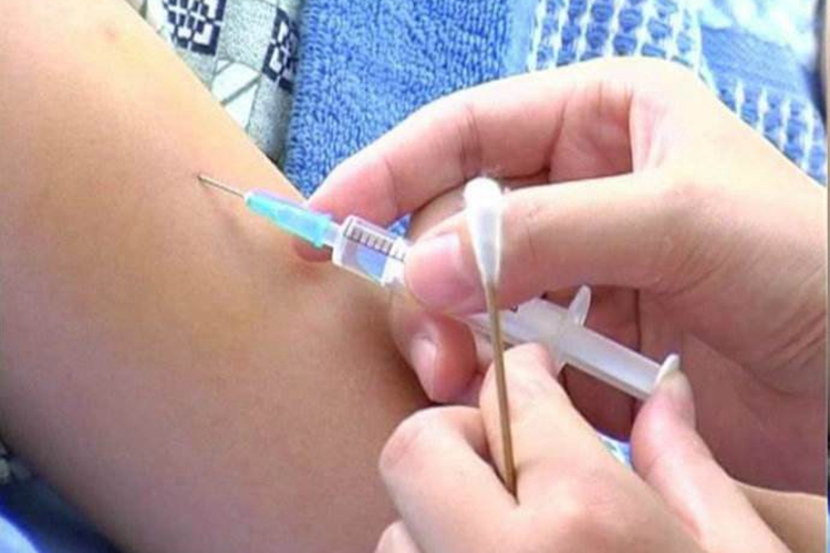 肝素针打胳膊上示意图 肝素针打胳膊上示意图